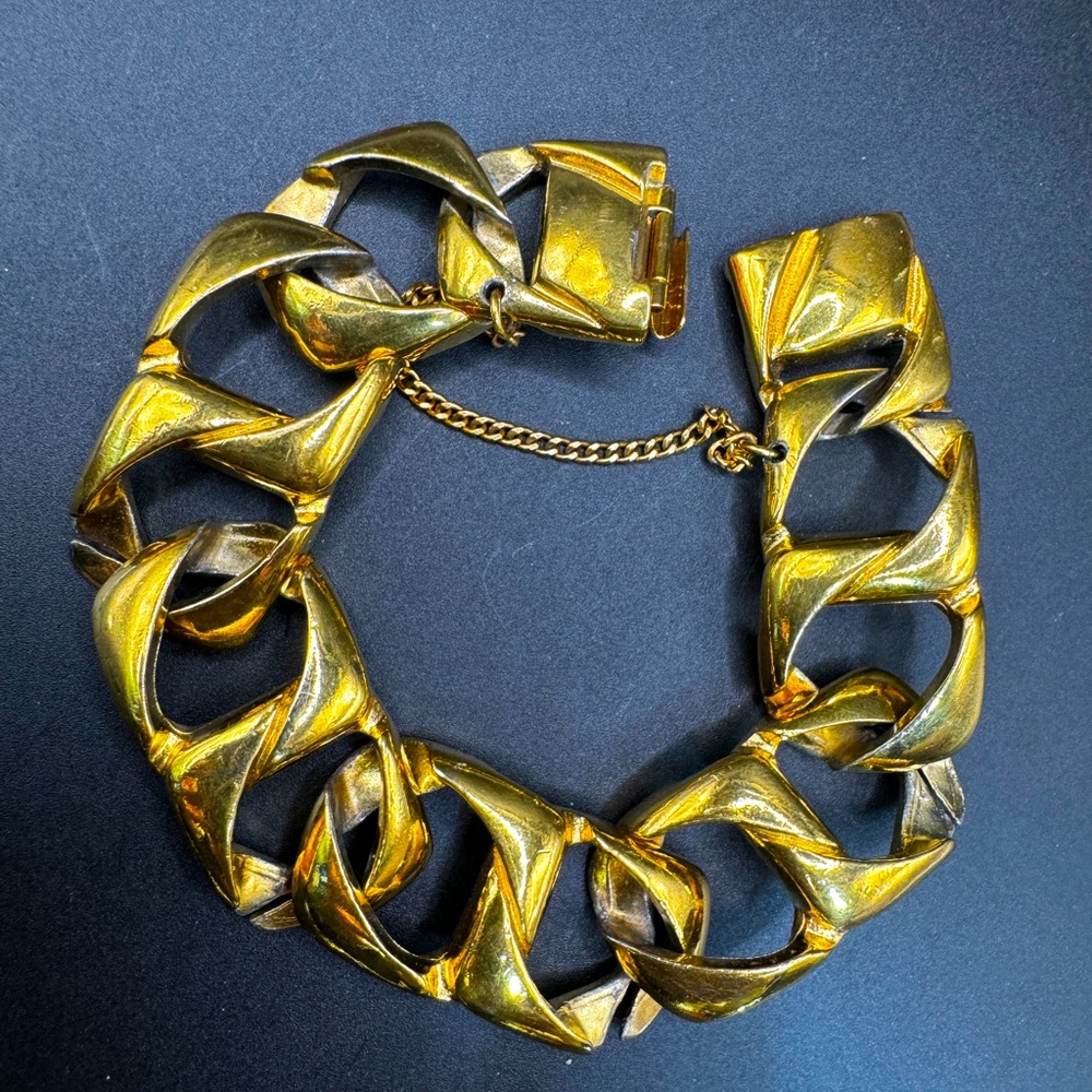 LOT 907 18K gold plated Dior vintage bracelet